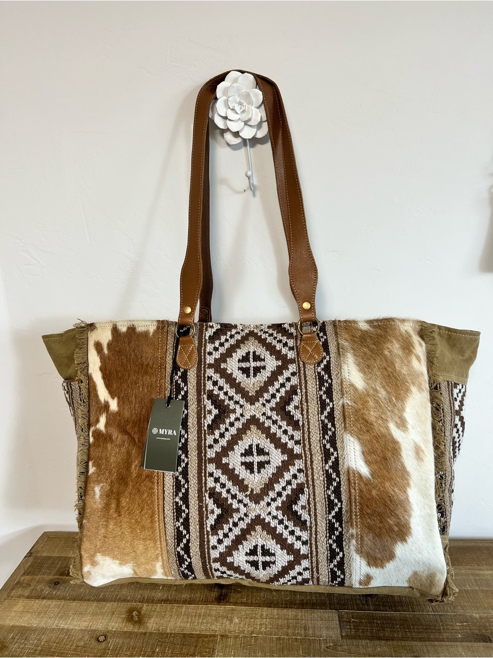 Myra Bag Western Cowhide Weekender Leather Duffle Travel Carry On Boho Cowgirl - Picture 3 of 11